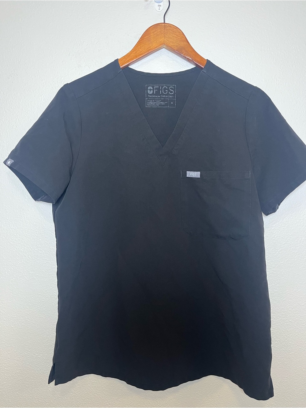 FIGS Black Catarina One Pocket V-Neck Scrub top